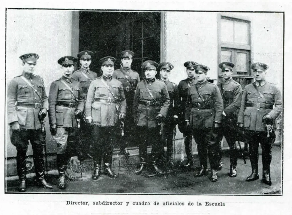 Director y sub Directores de la Escuela Mecánica del Ejercito - Revista del Suboficial n°118 1928