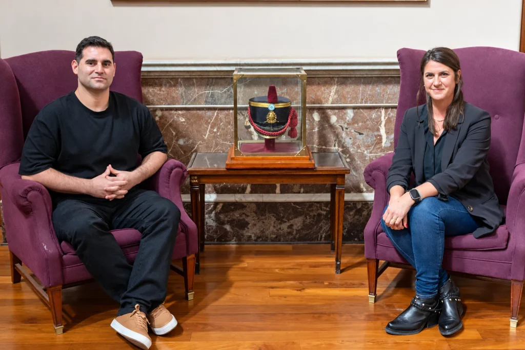 Sus organizadores, Mag. Luciano González y Dra. Marcela Muratori,
explican por qué estudiar las particularidades de la vida militar también implica anticiparse
a los desafíos que atraviesan quienes sirven en ella. Foto: Pablo Senarega.